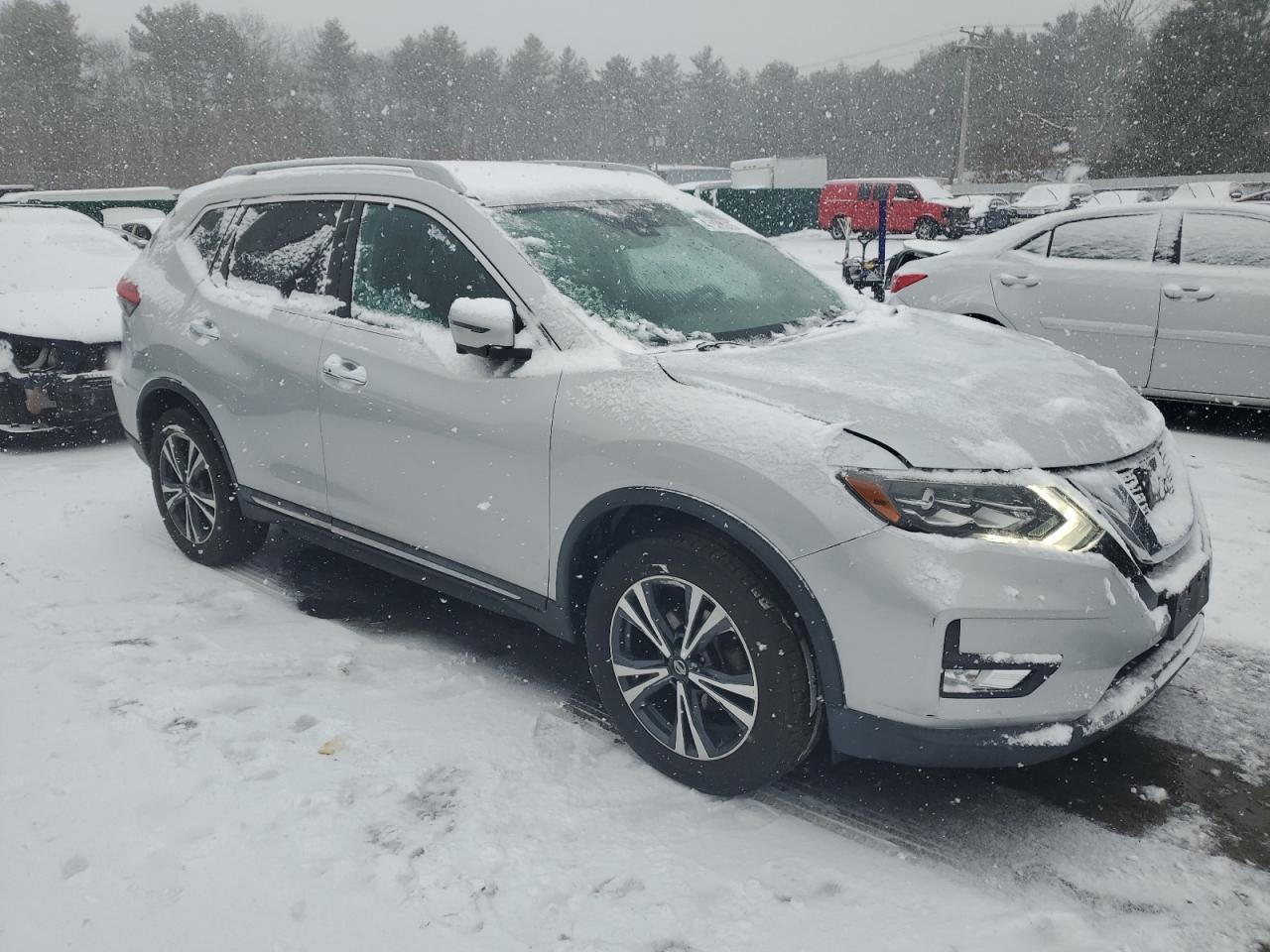 2017 NISSAN ROGUE SV - Фото 4