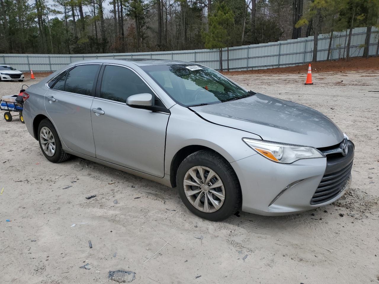 2017 TOYOTA CAMRY LE - Фото 4