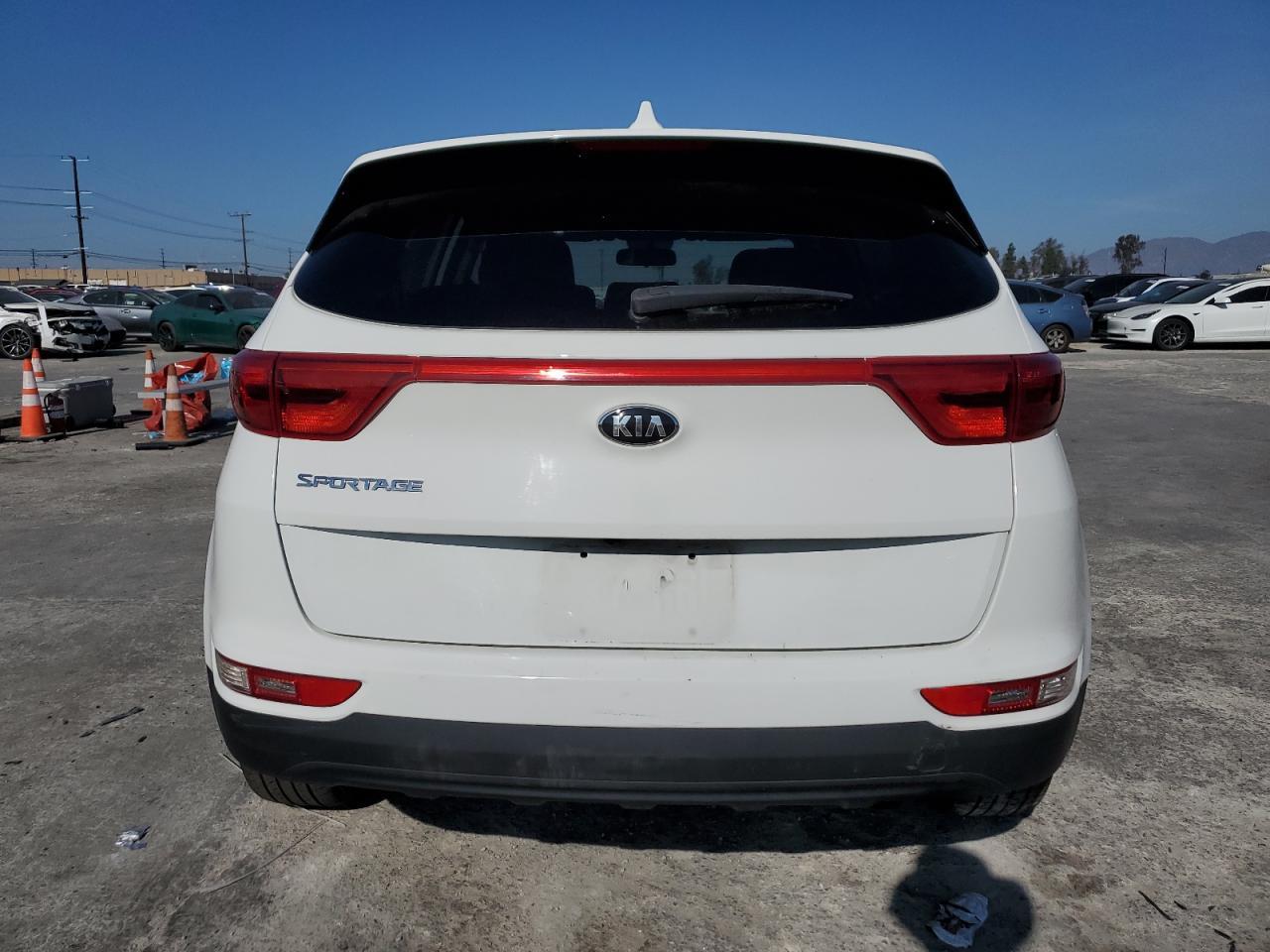 2017 KIA SPORTAGE L - Image 6
