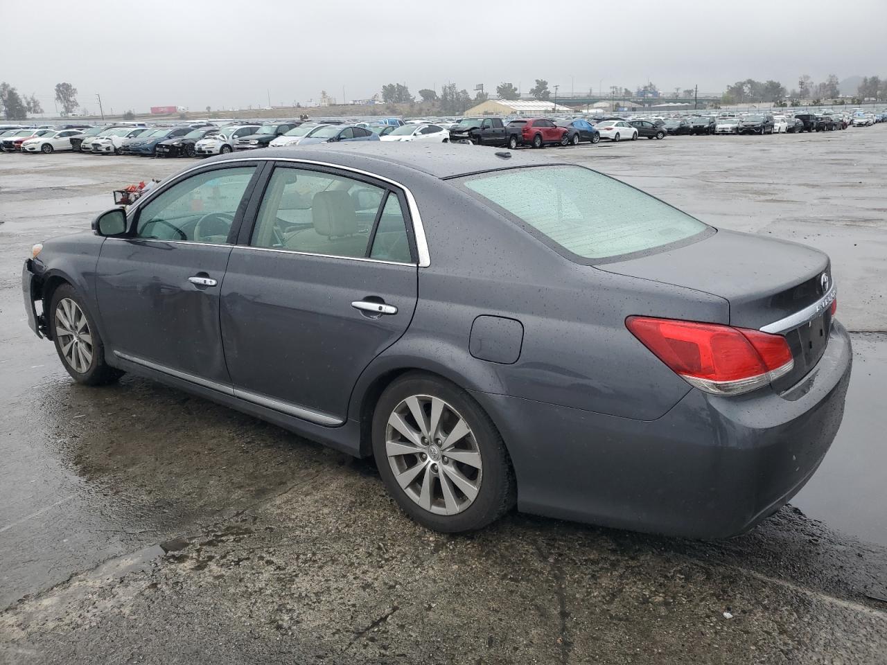 2011 TOYOTA AVALON BAS - Image 2