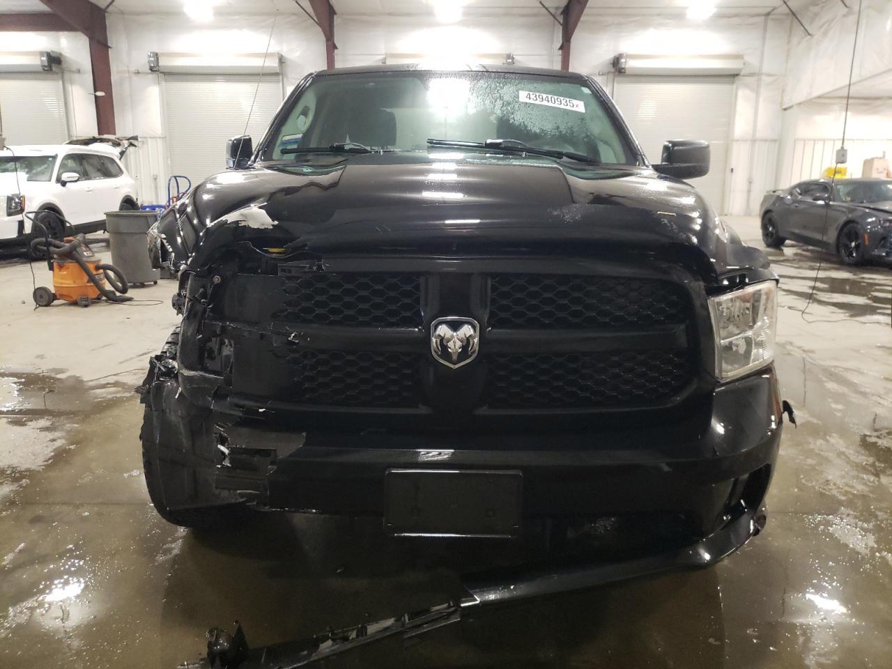 2014 RAM 1500 ST - Фото 5