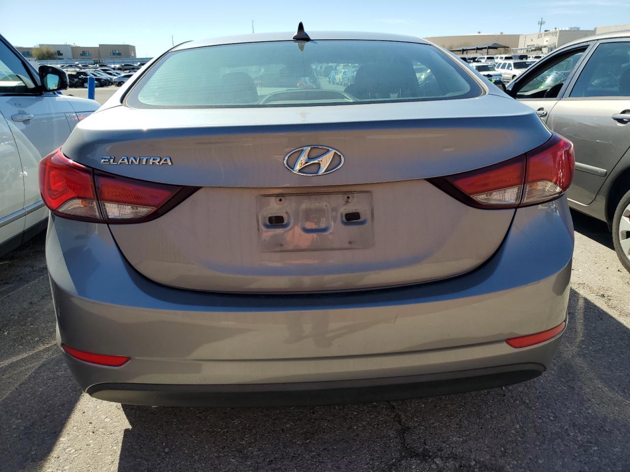 2015 HYUNDAI ELANTRA SE - Image 6