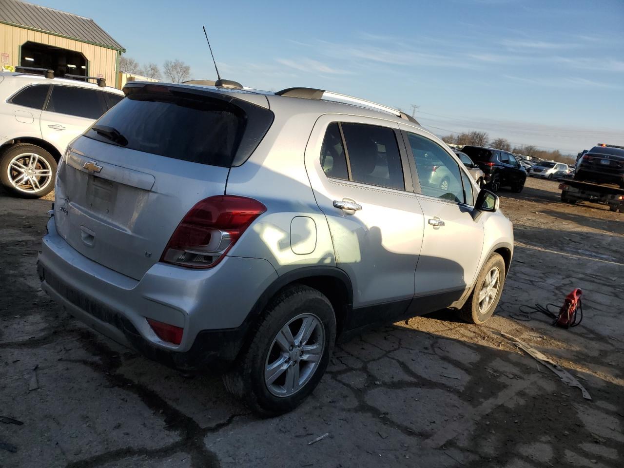 2018 CHEVROLET TRAX 1LT - Image 3