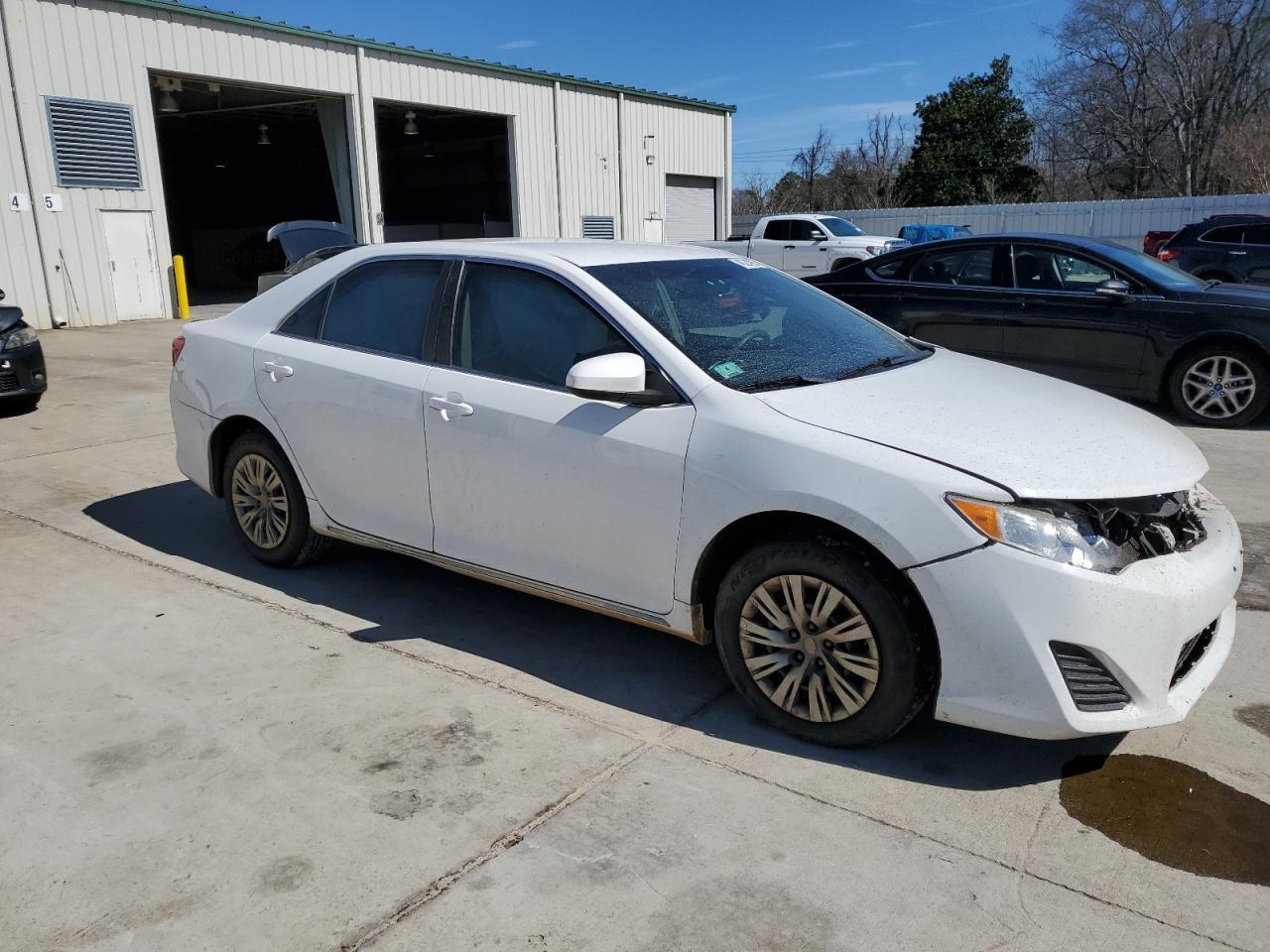 2014 TOYOTA CAMRY L - Image 4
