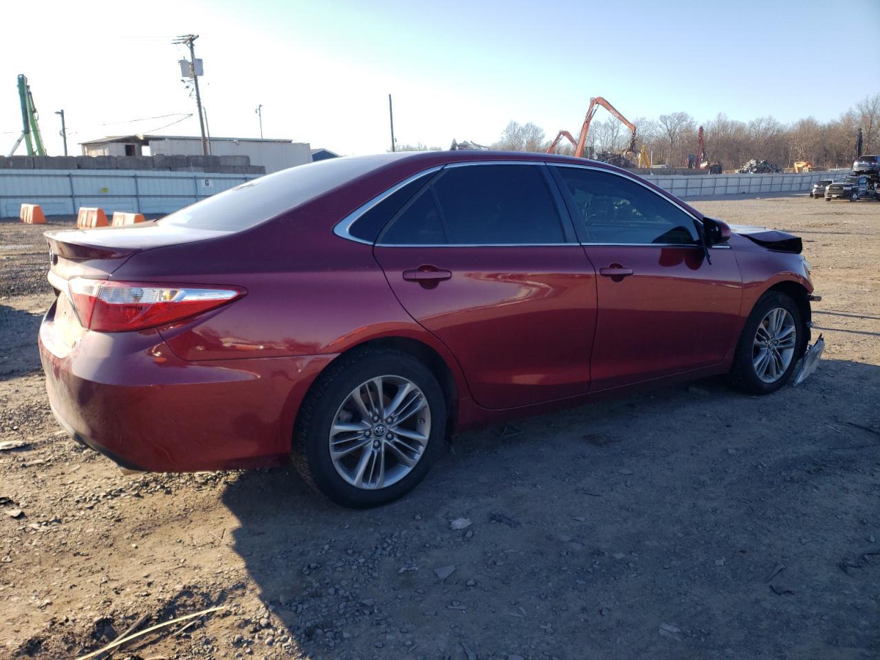 2016 TOYOTA CAMRY LE - Фото 3