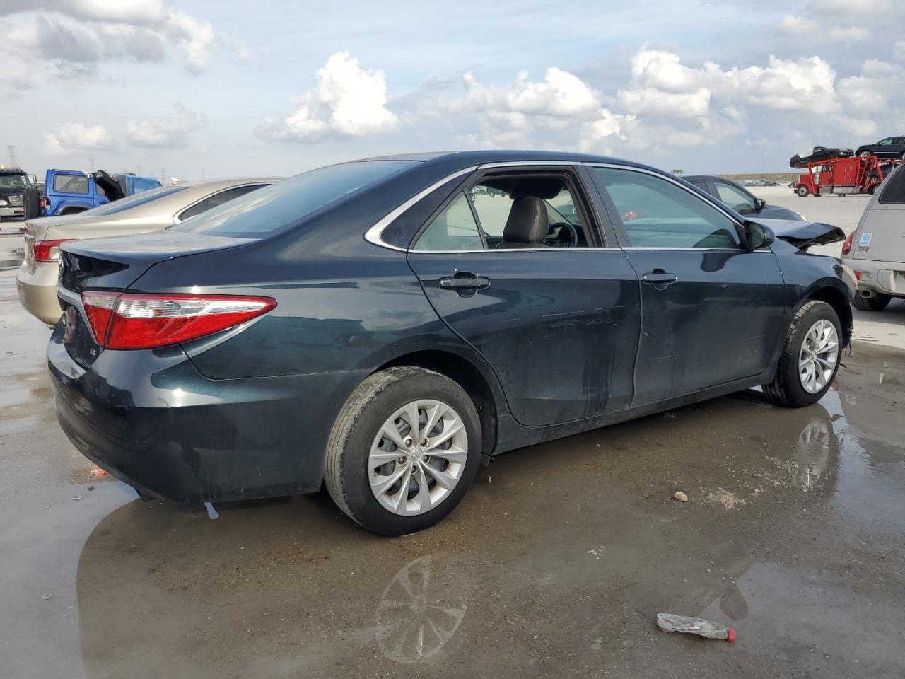 2015 TOYOTA CAMRY LE - Фото 3