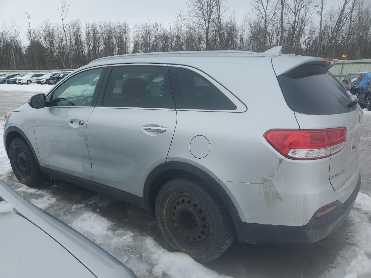 2017 KIA SORENTO LX - Image 2