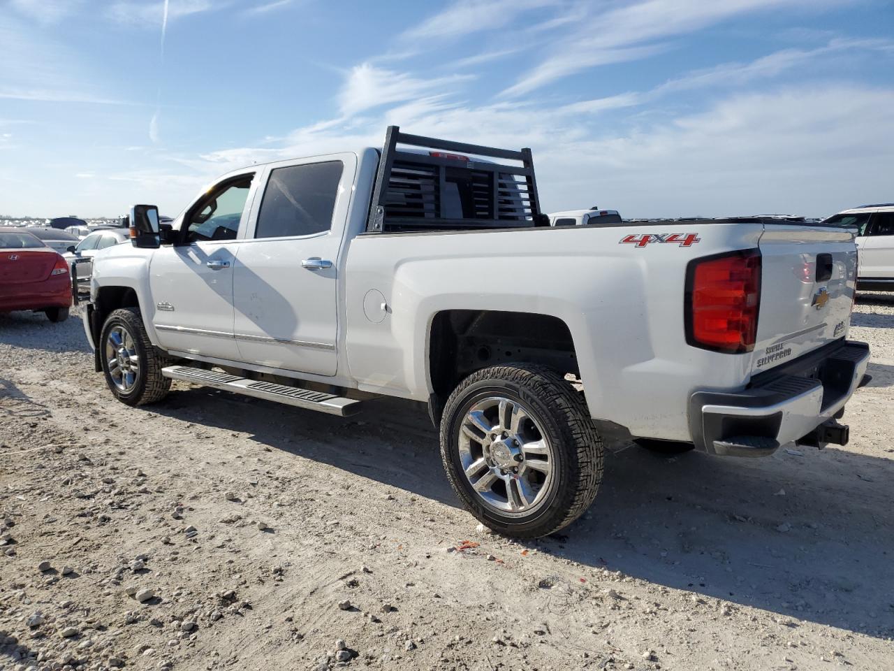 2015 CHEVROLET SILVERADO - Image 2