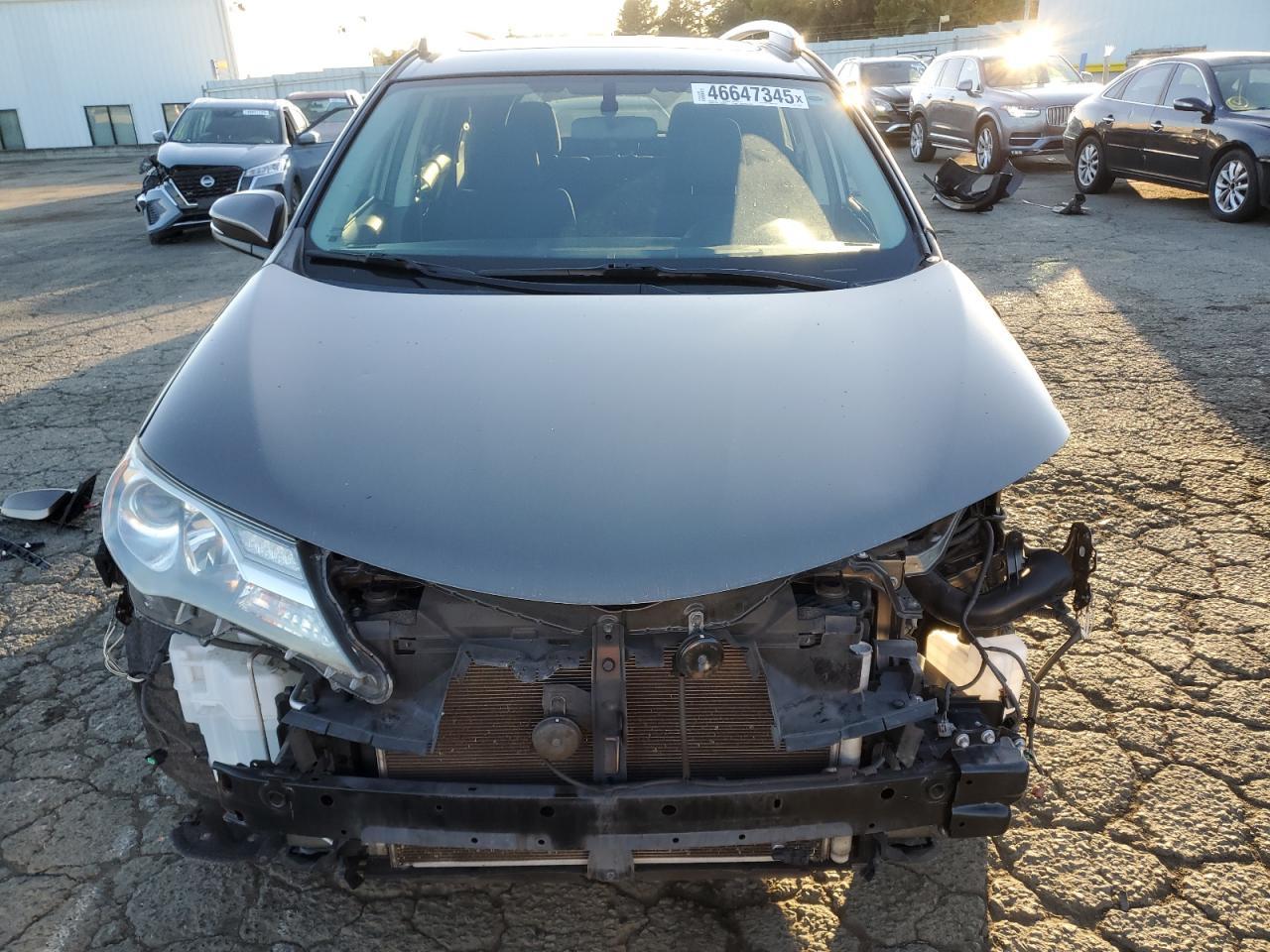 2015 TOYOTA RAV4 XLE - Image 5