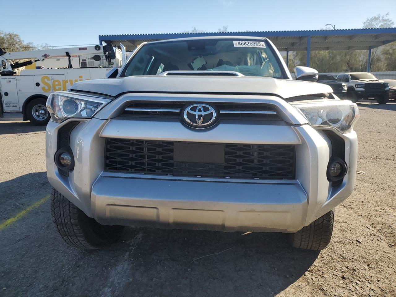 2022 TOYOTA 4RUNNER SR - Image 5