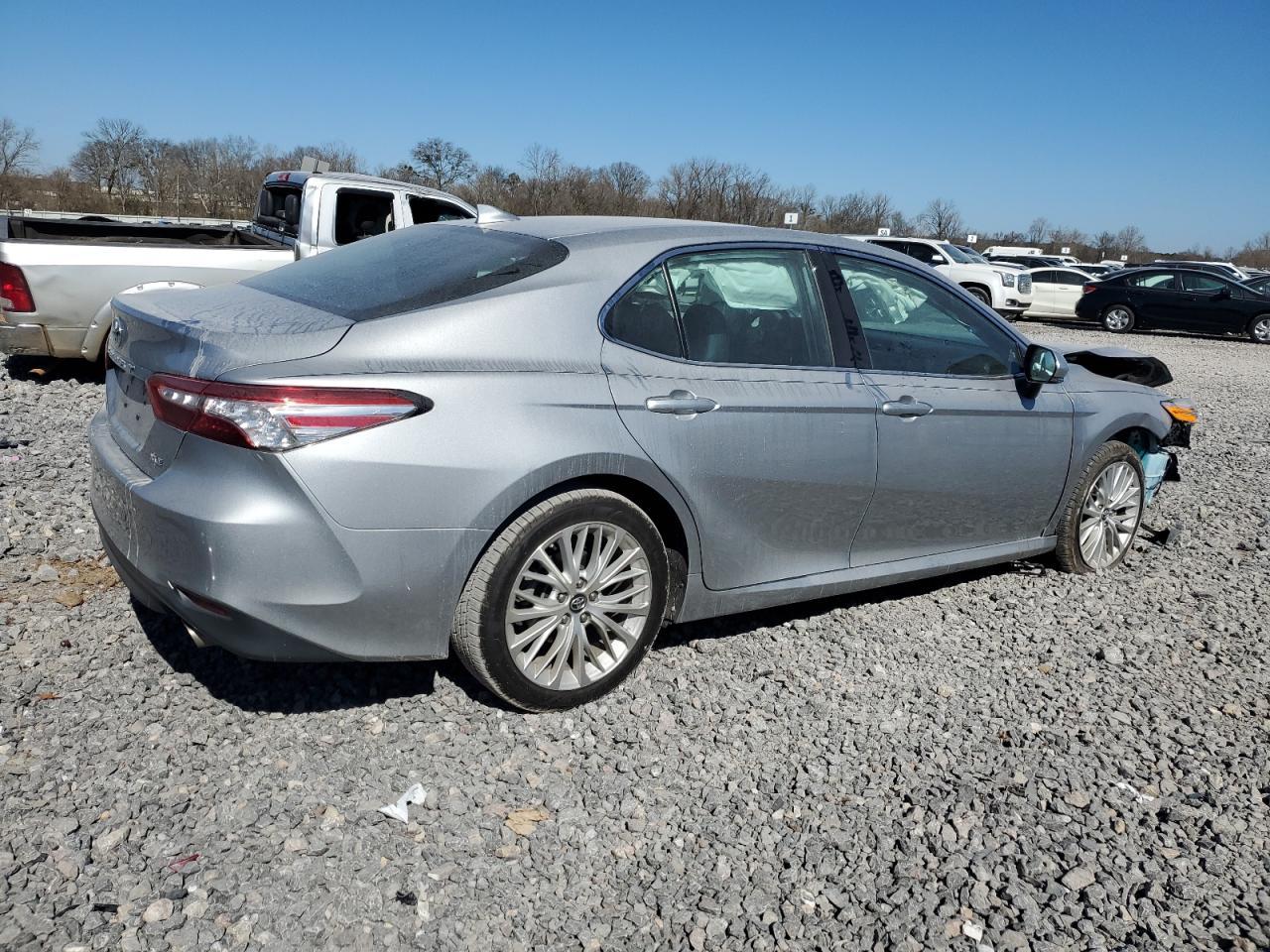 2019 TOYOTA CAMRY L - Фото 3