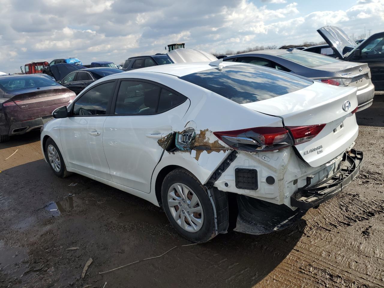 2018 HYUNDAI ELANTRA SE - Image 2