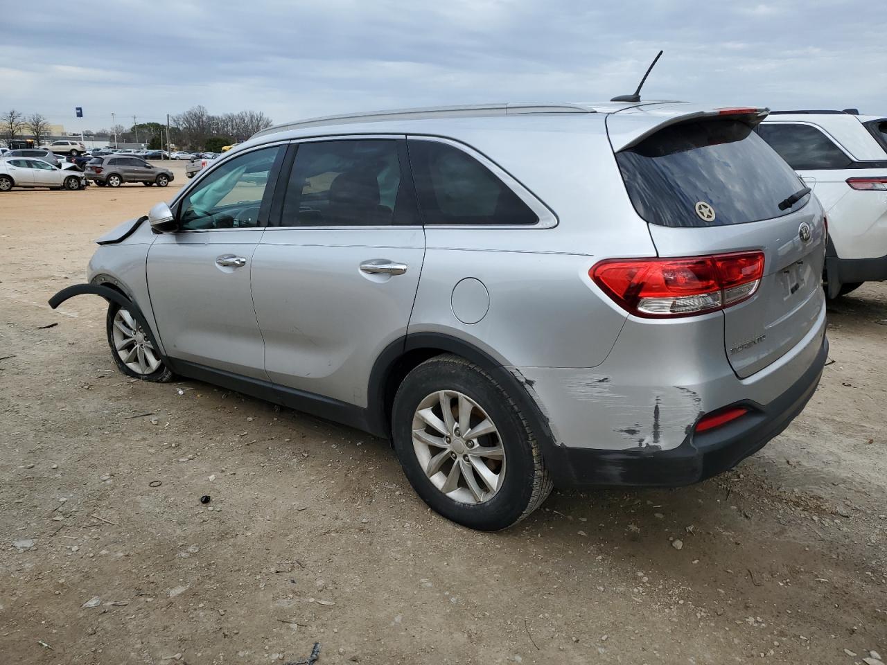 2017 KIA SORENTO LX - Image 2