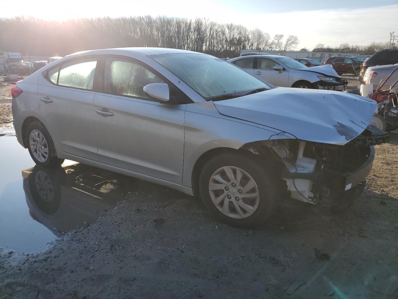 2017 HYUNDAI ELANTRA SE - Фото 4