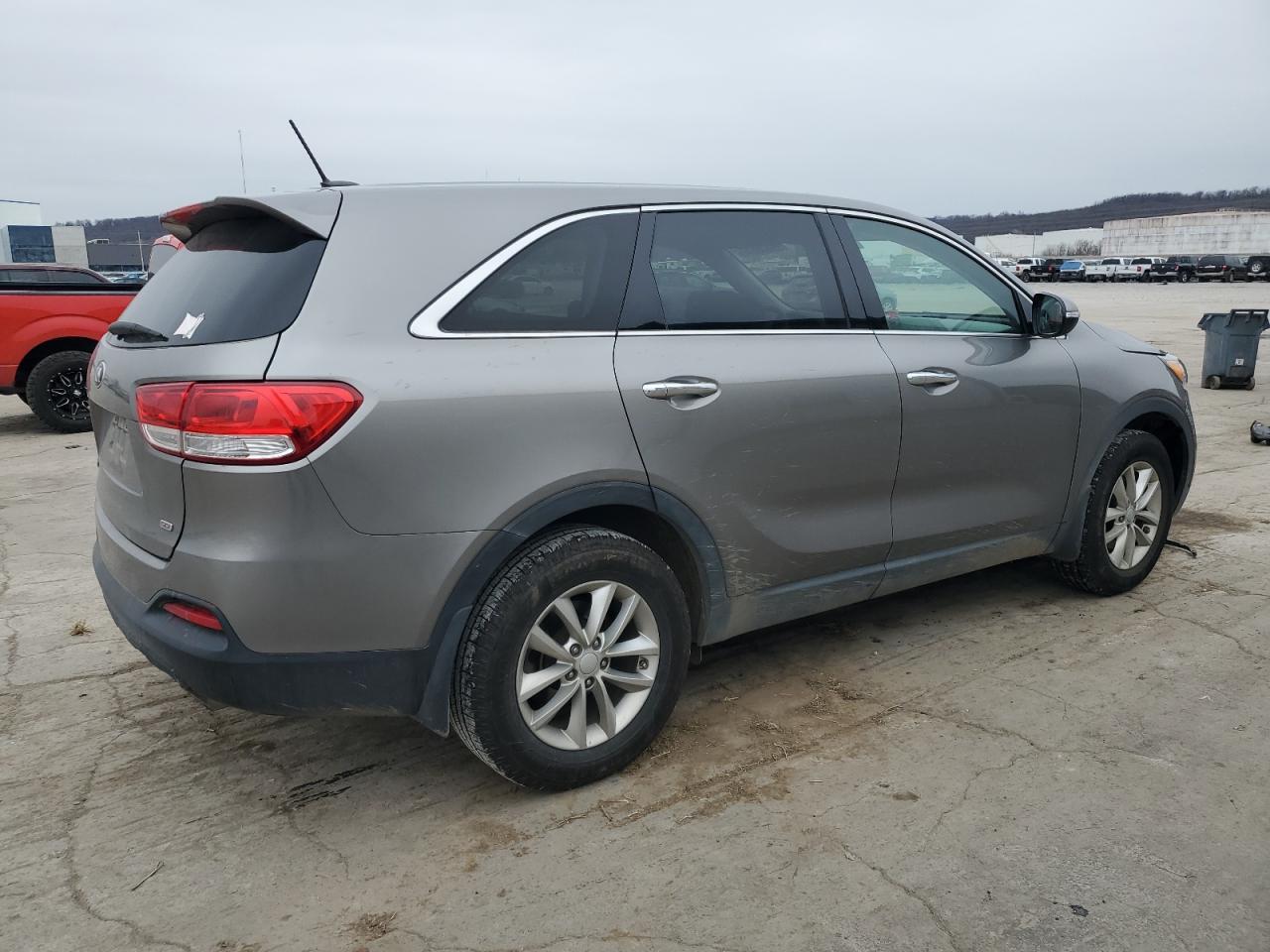2017 KIA SORENTO LX - Image 3