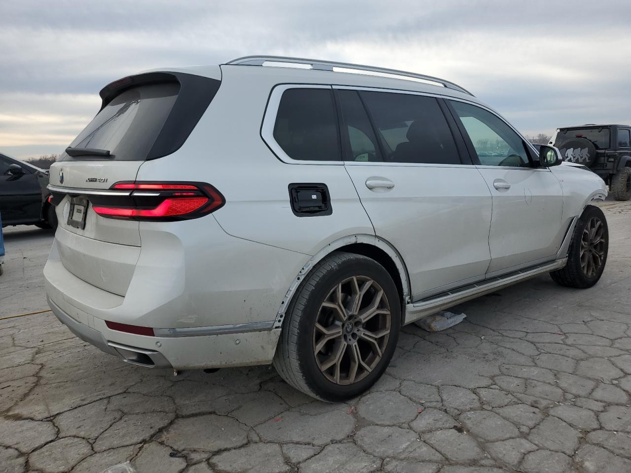 2024 BMW X7 XDRIVE4 - Image 3