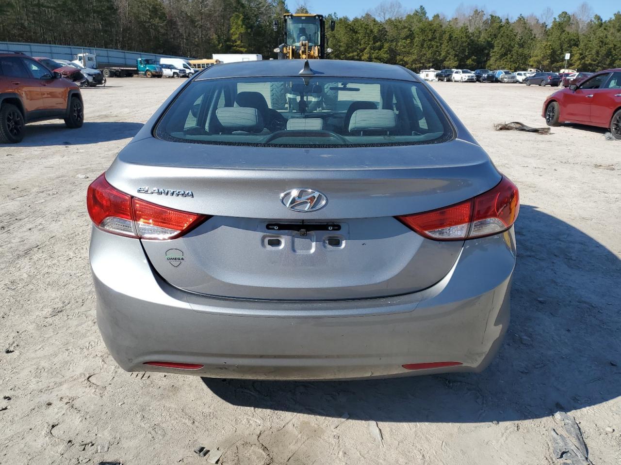 2013 HYUNDAI ELANTRA GL - Image 6