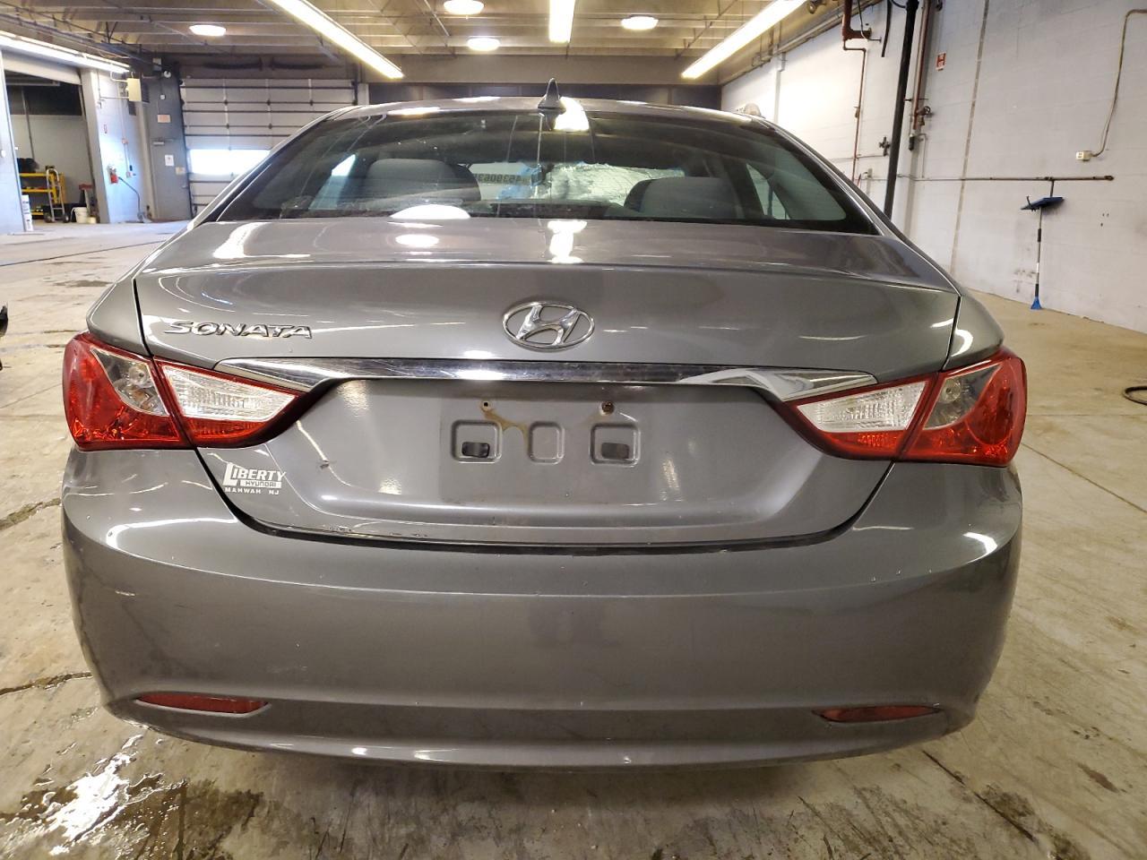 2011 HYUNDAI SONATA GLS - Image 6