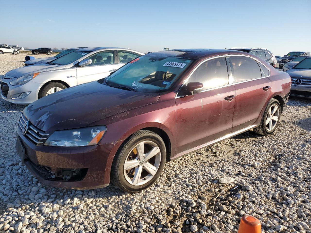 2013 VOLKSWAGEN PASSAT SE