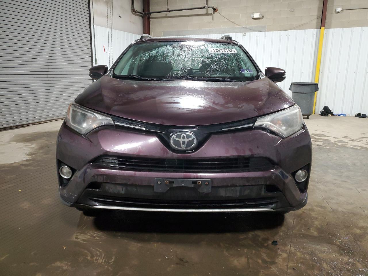 2017 TOYOTA RAV4 XLE - Image 5