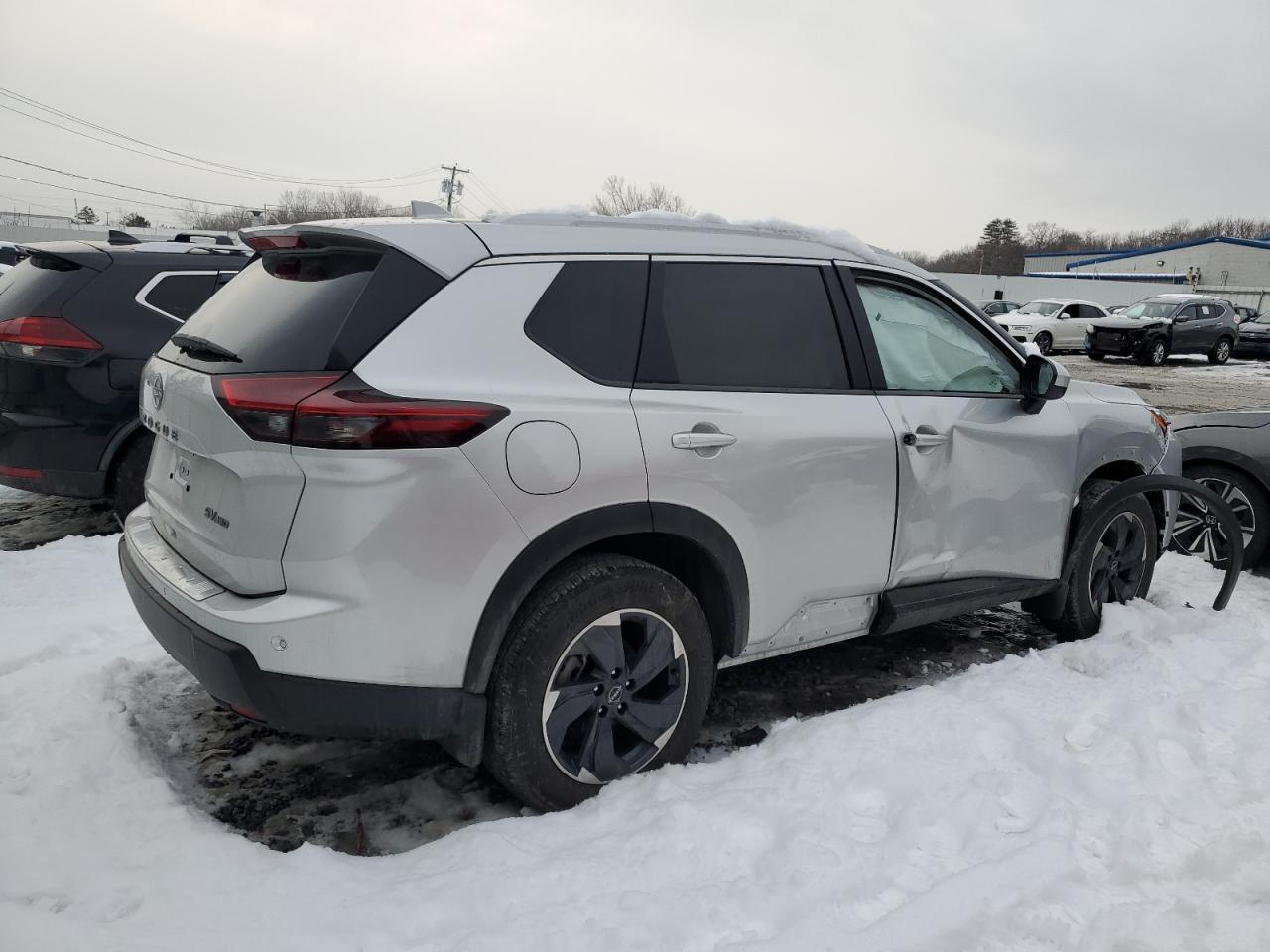 2024 NISSAN ROGUE SV - Фото 3