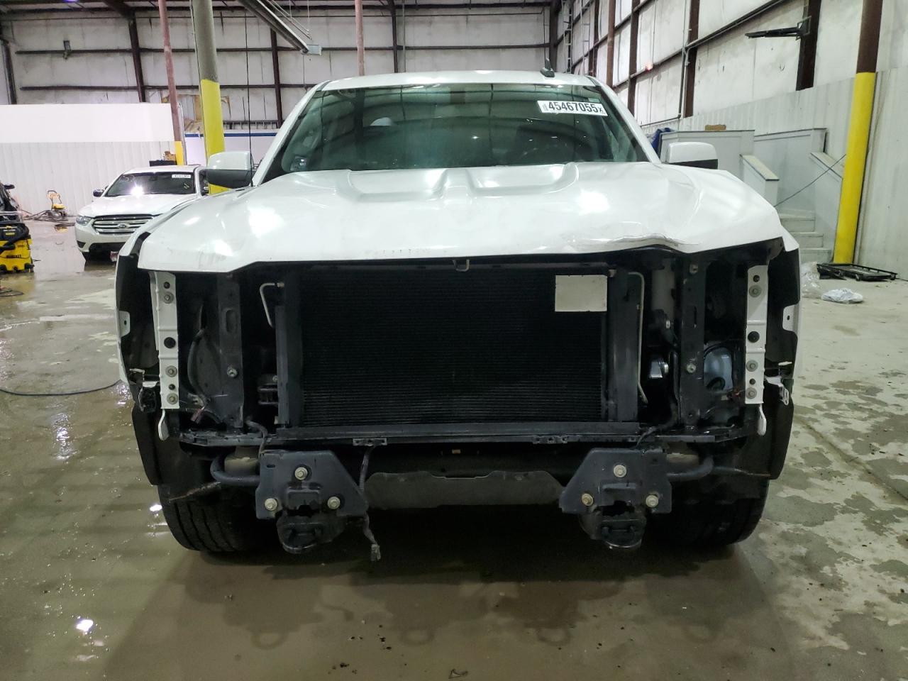 2018 CHEVROLET SILVERADO - Фото 5