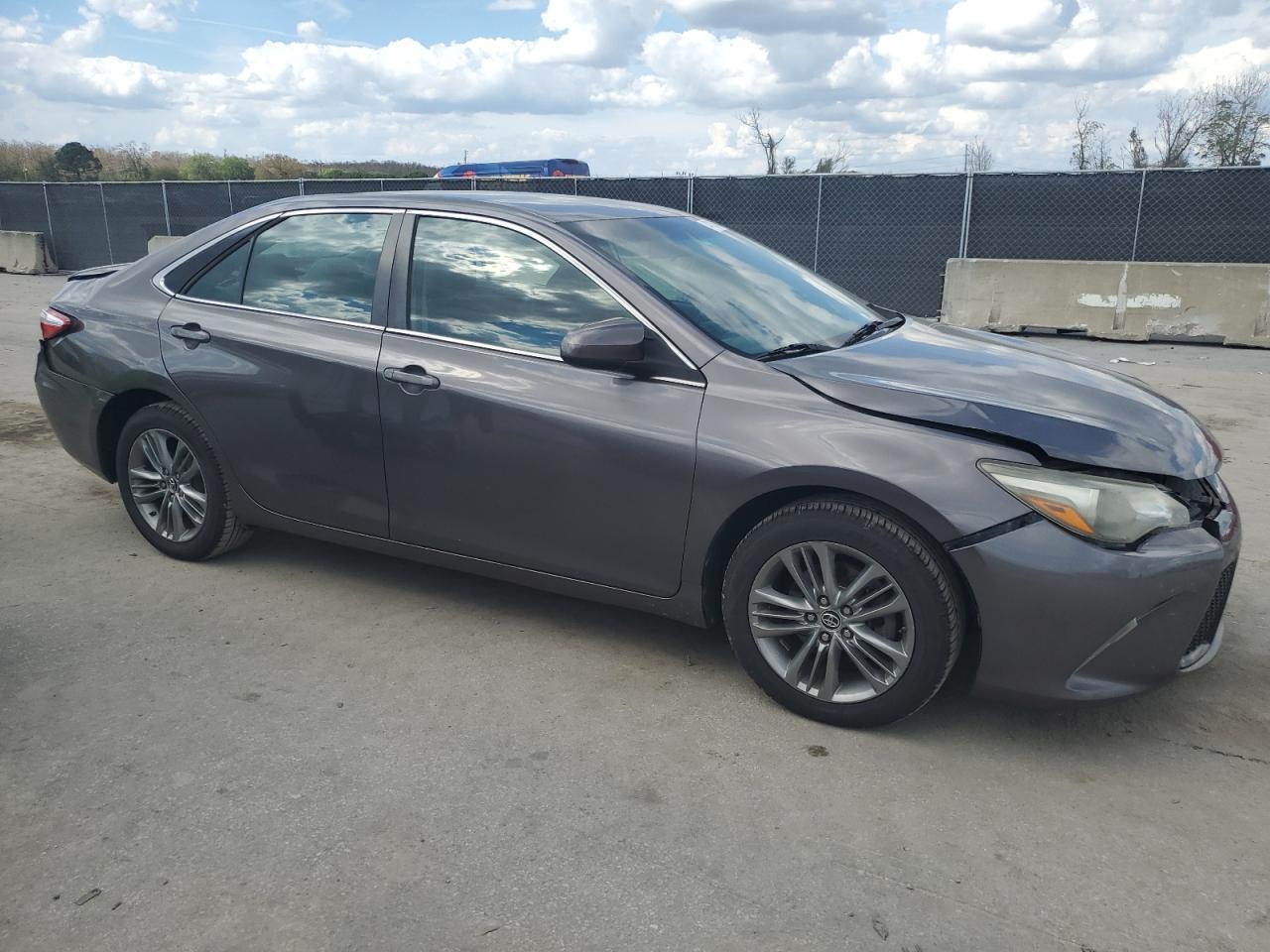 2015 TOYOTA CAMRY LE - Image 4
