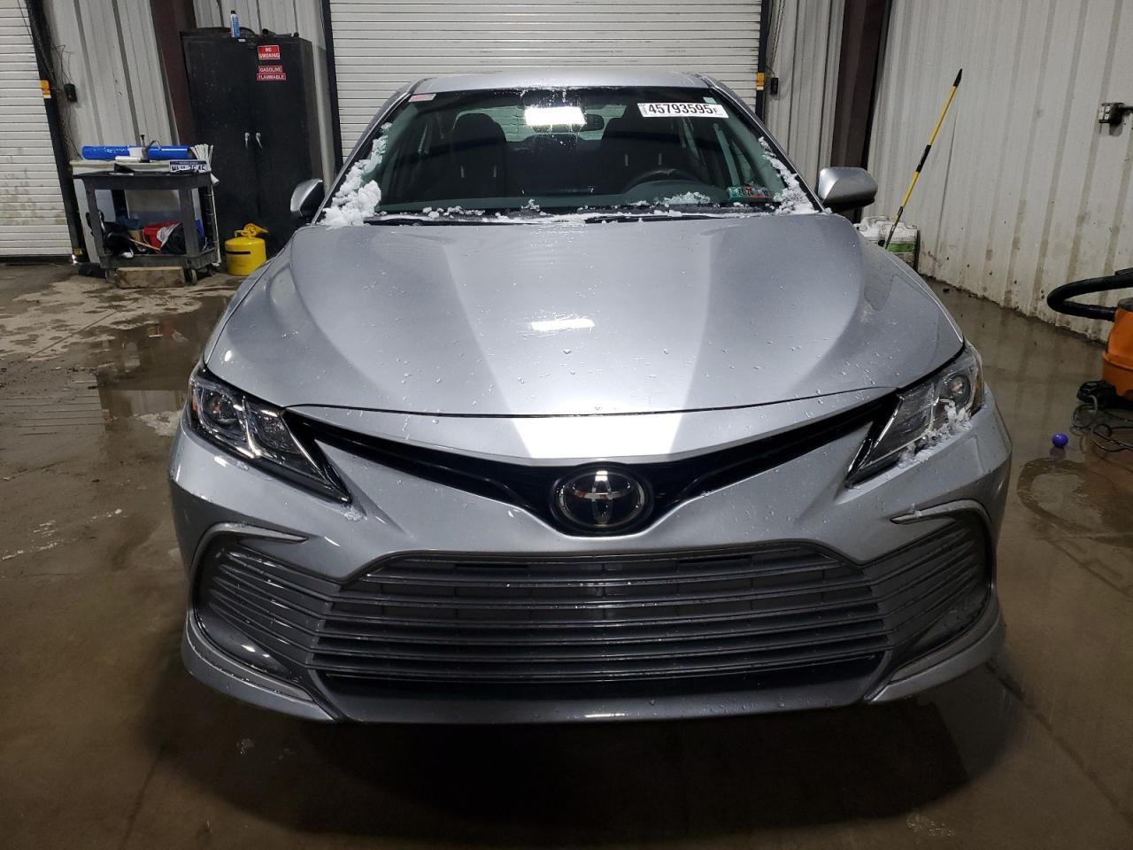 2023 TOYOTA CAMRY LE - Фото 5