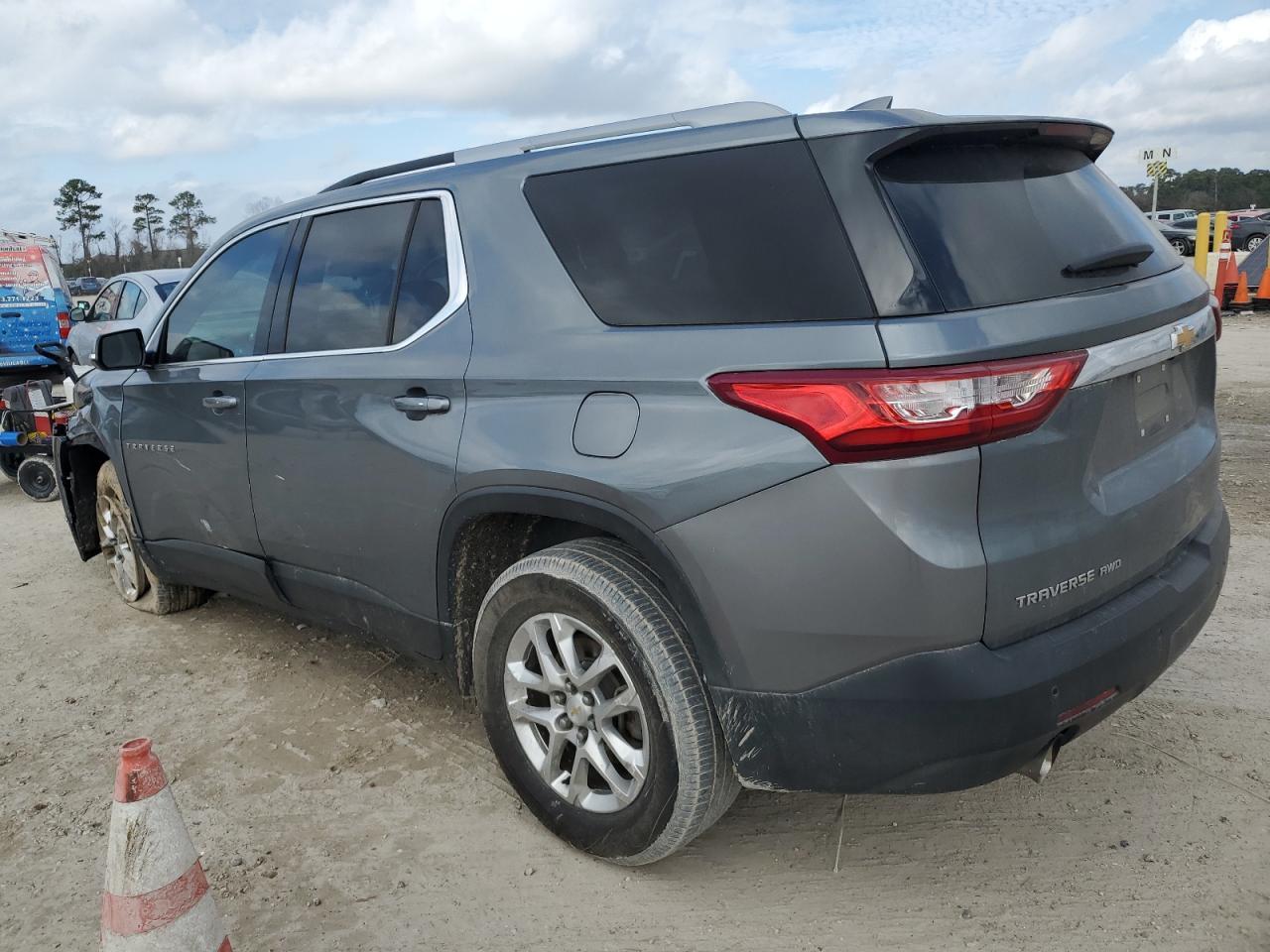 2018 CHEVROLET TRAVERSE L - Image 2