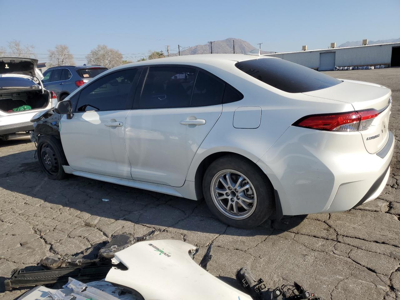 2021 TOYOTA COROLLA LE - Image 2