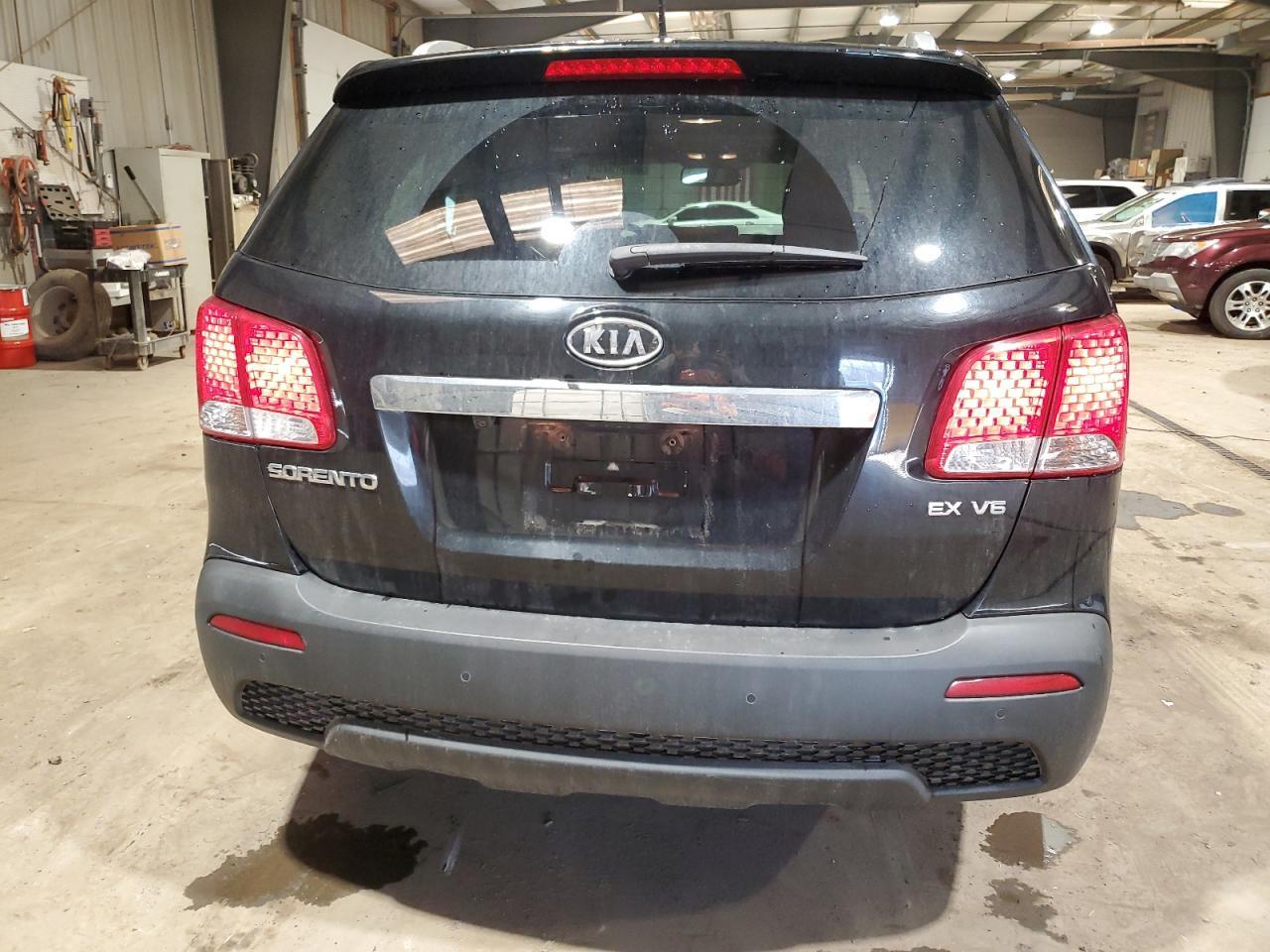 2012 KIA SORENTO EX - Image 6