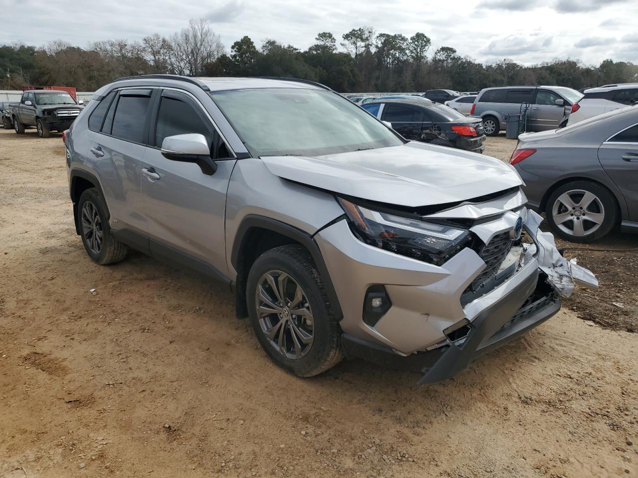 2022 TOYOTA RAV4 XLE P - Фото 4