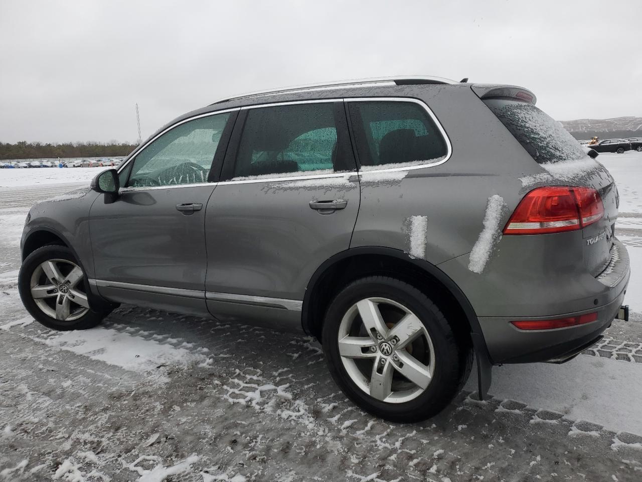 2014 VOLKSWAGEN TOUAREG V6 - Image 2