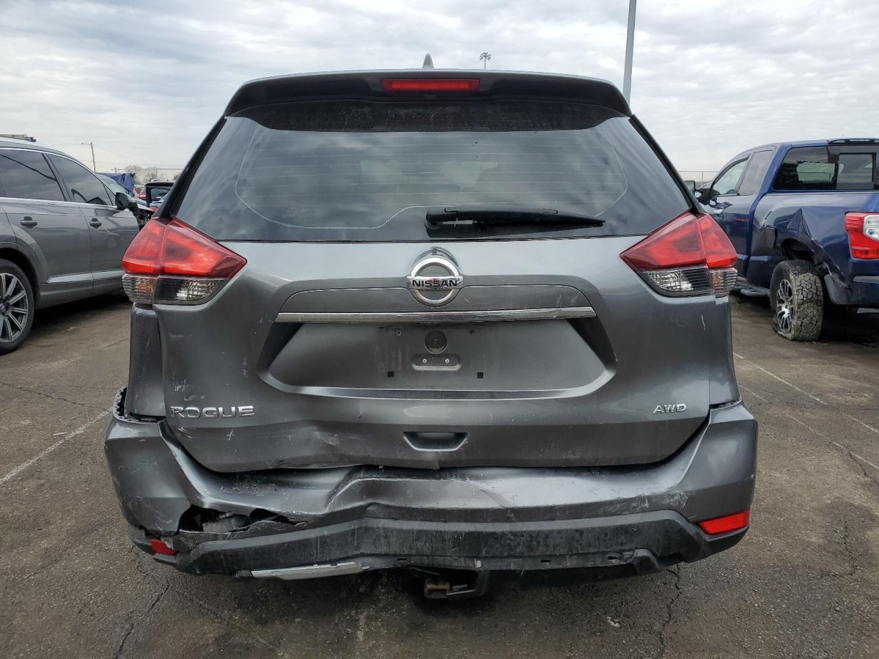 2017 NISSAN ROGUE SV - Фото 6