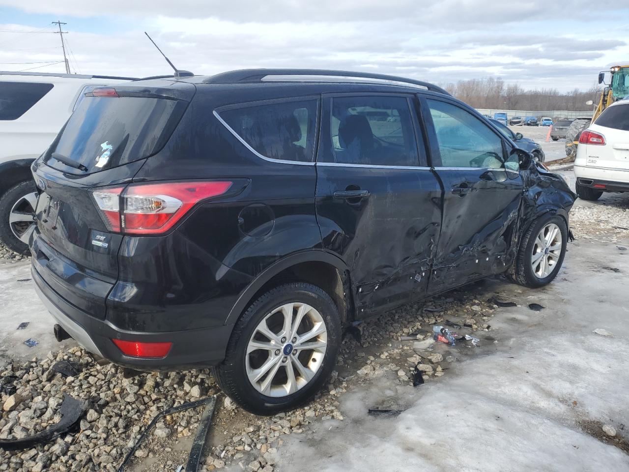 2017 FORD ESCAPE SE - Image 3