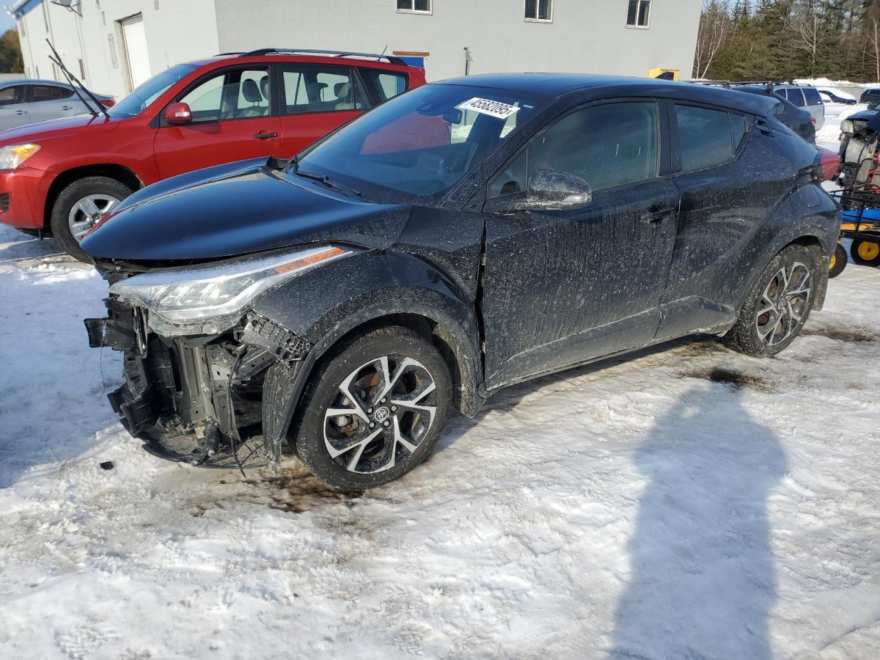 2022 TOYOTA C-HR XLE