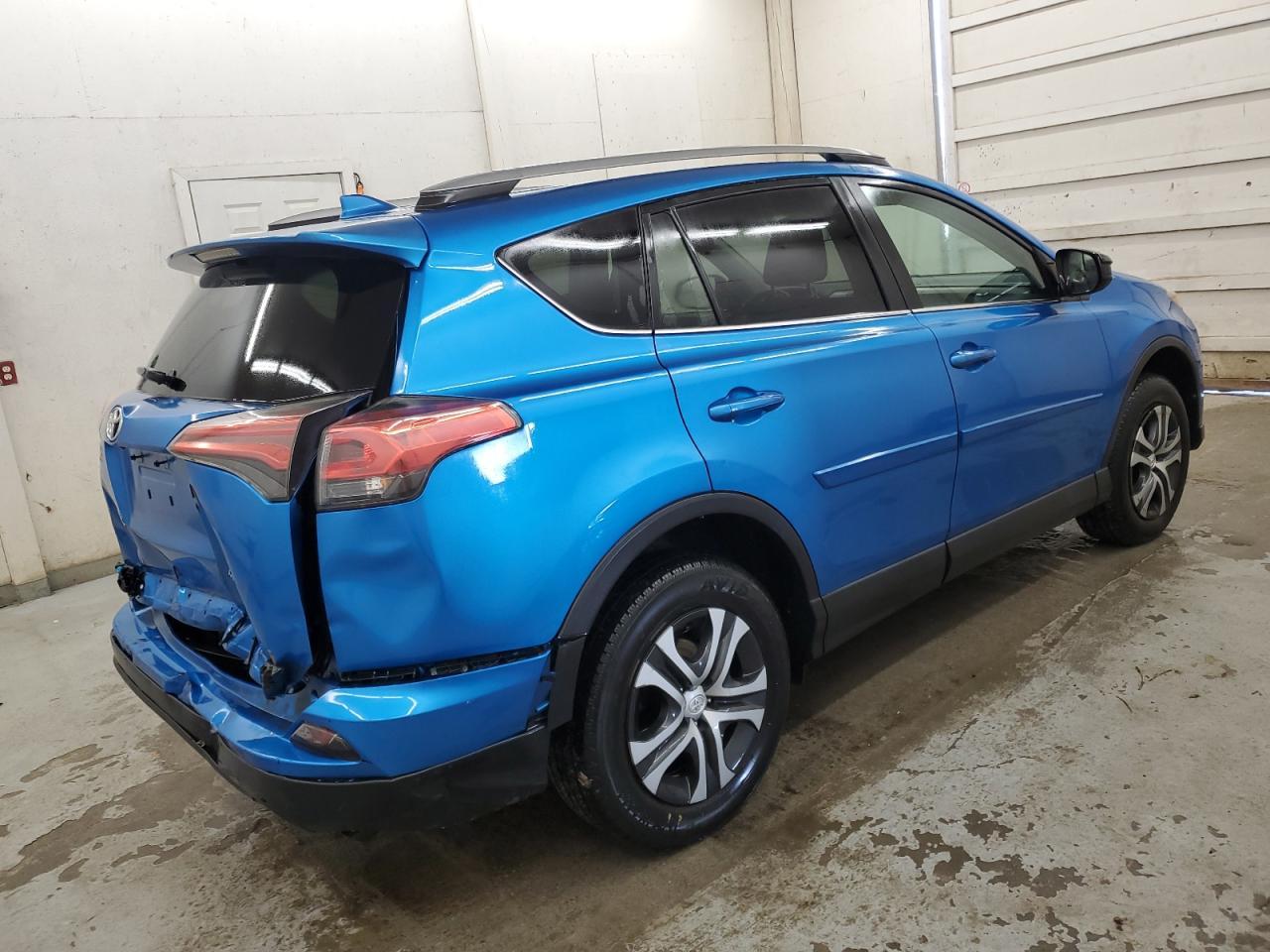 2017 TOYOTA RAV4 LE - Image 3