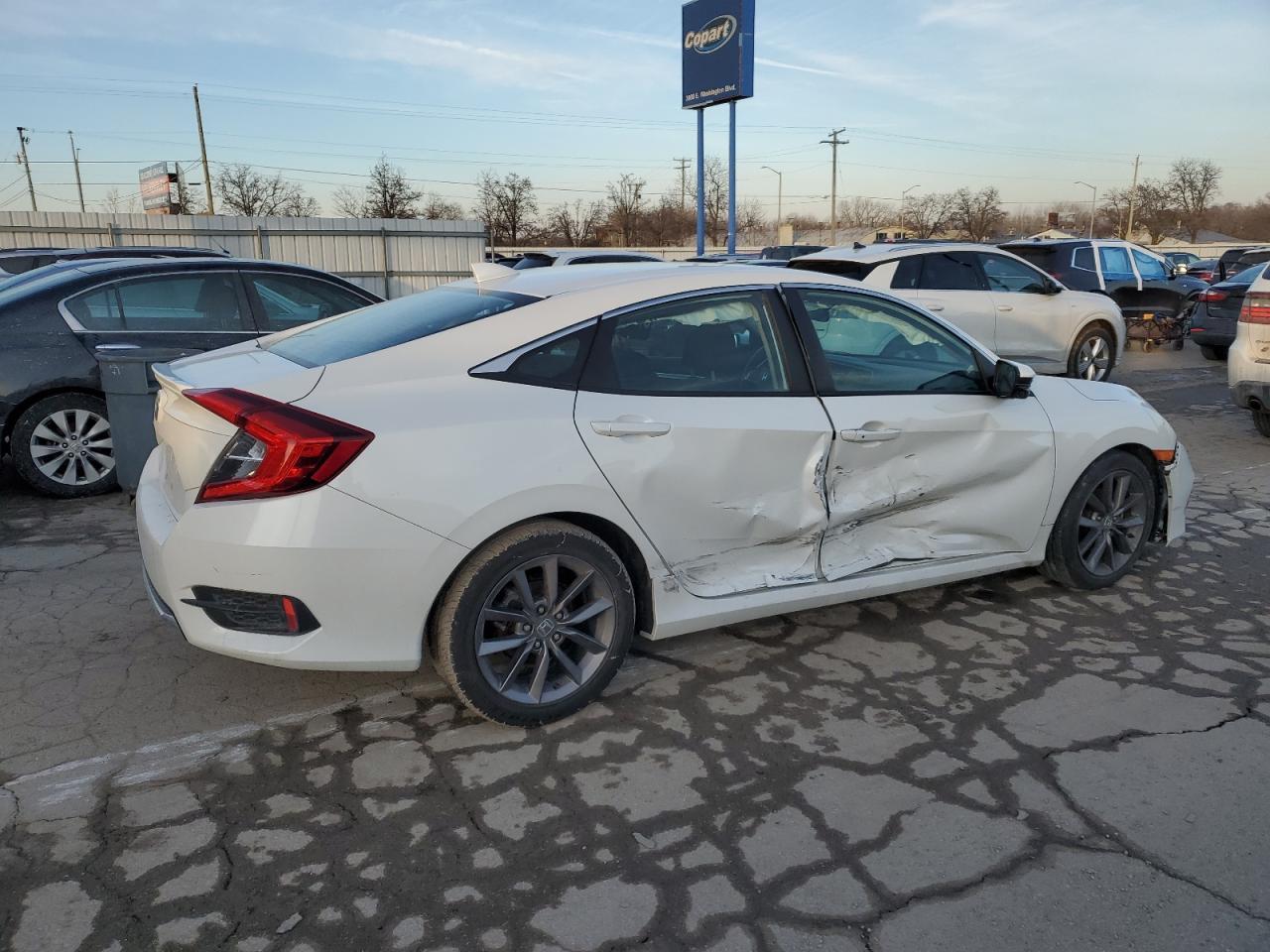 2020 HONDA CIVIC EX - Фото 3