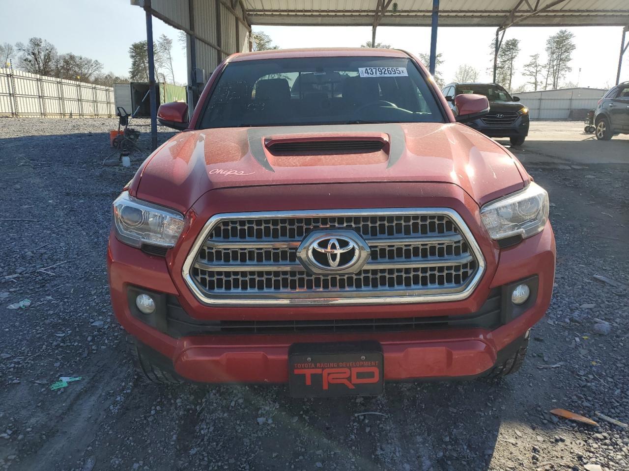2017 TOYOTA TACOMA DOU - Фото 5