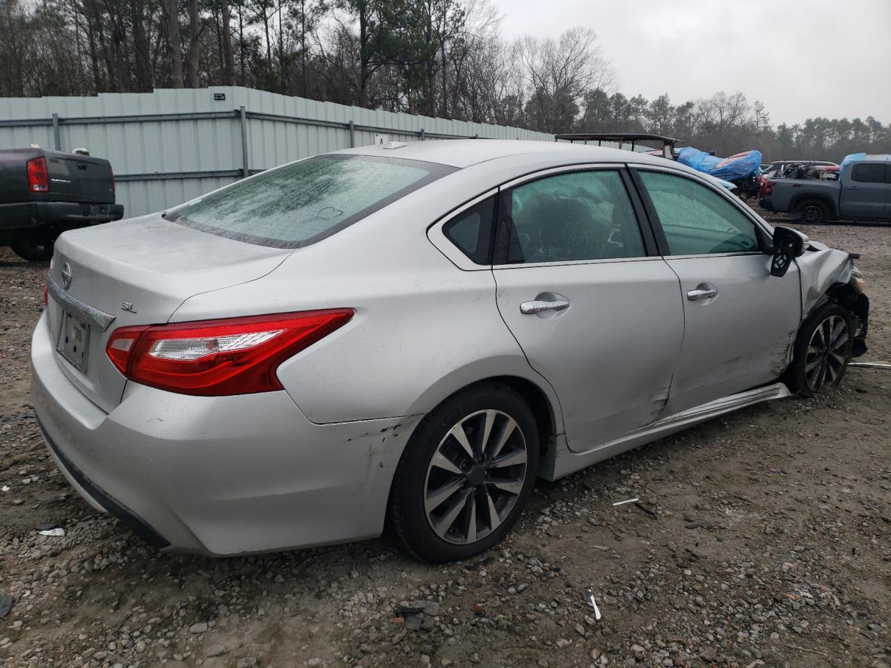 2017 NISSAN ALTIMA 2.5 - Фото 3