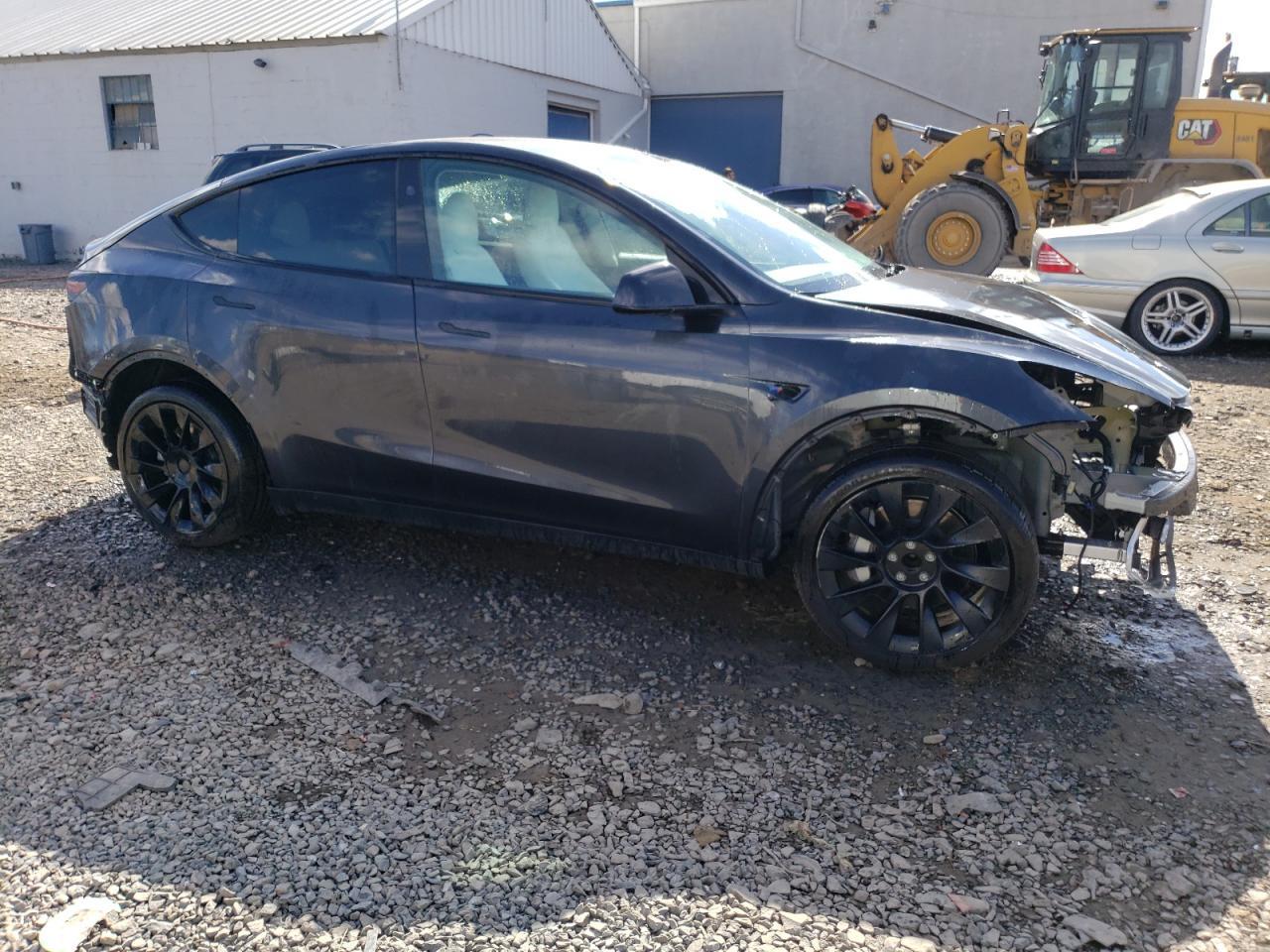 2024 TESLA MODEL Y - Фото 4