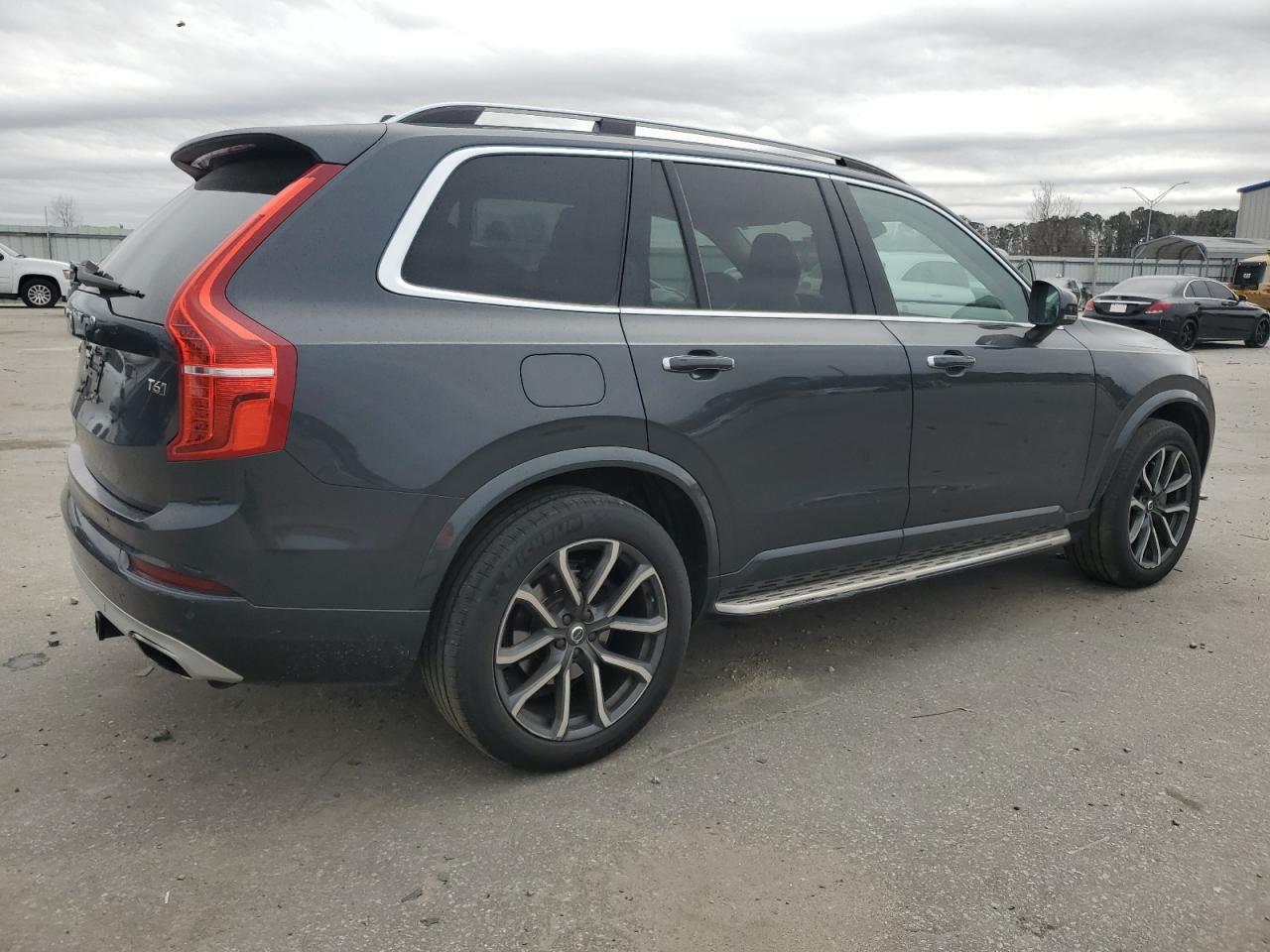 2016 VOLVO XC90 T6 - Фото 3