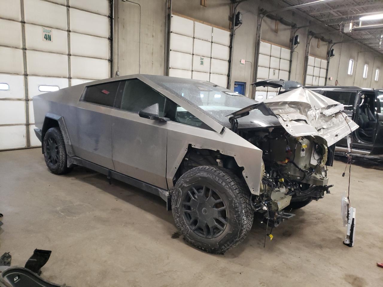 2024 TESLA CYBERTRUCK - Image 4