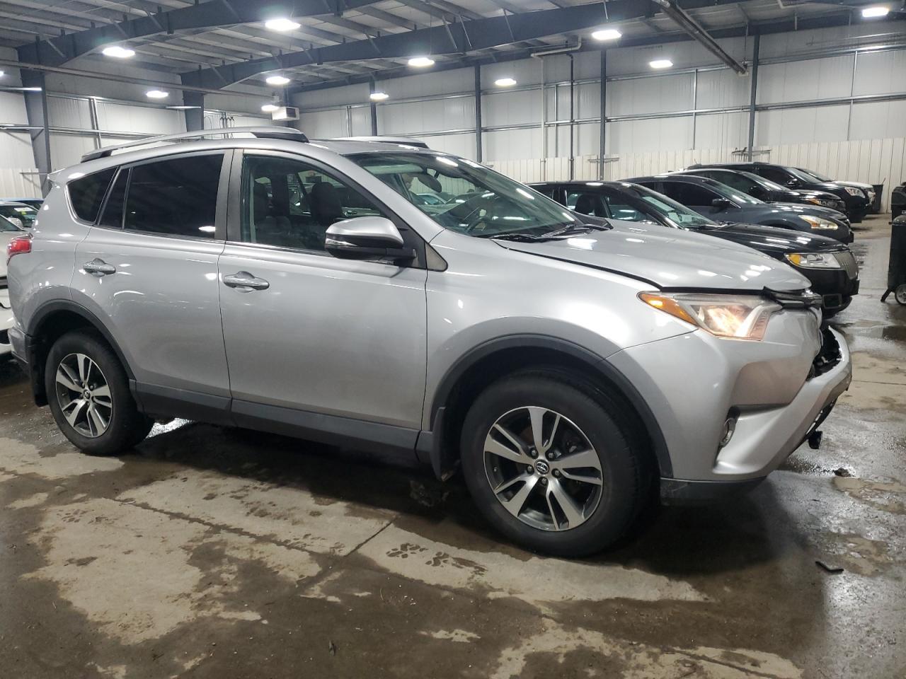 2017 TOYOTA RAV4 XLE - Image 4