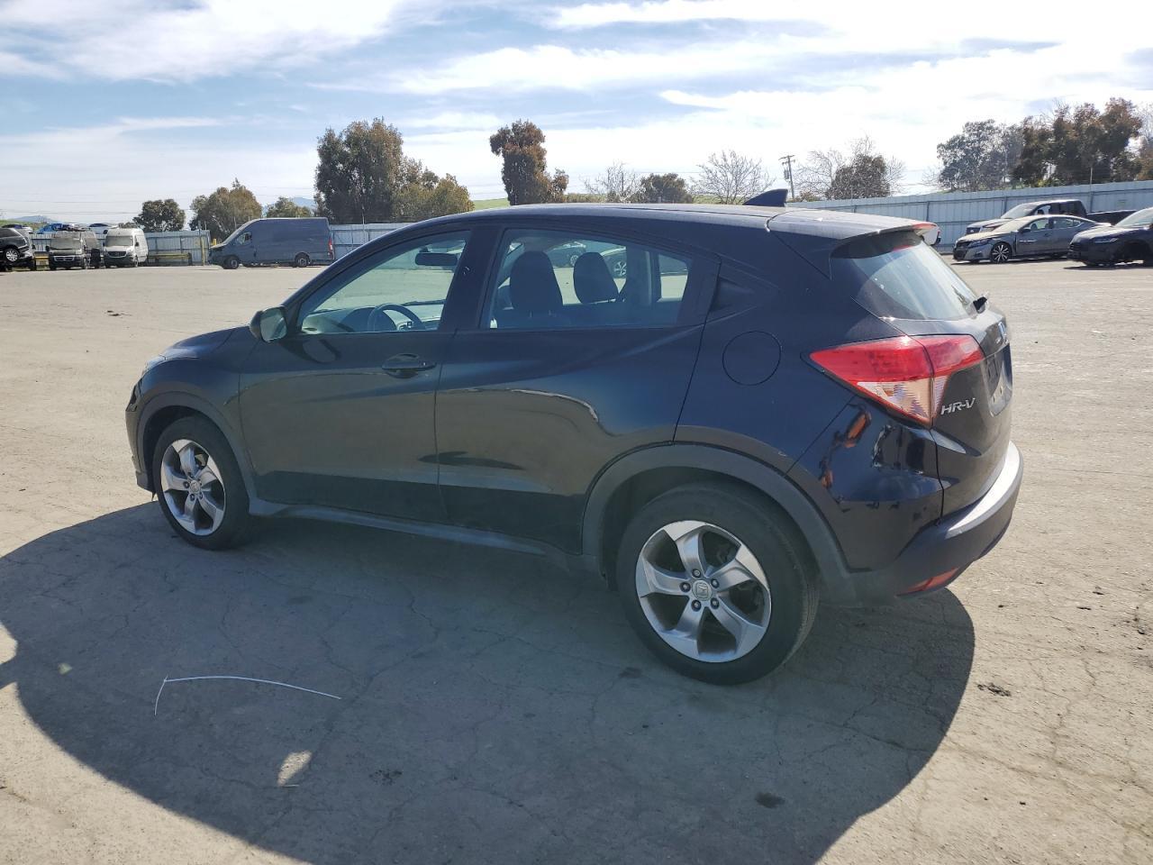 2018 HONDA HR-V LX - Image 2