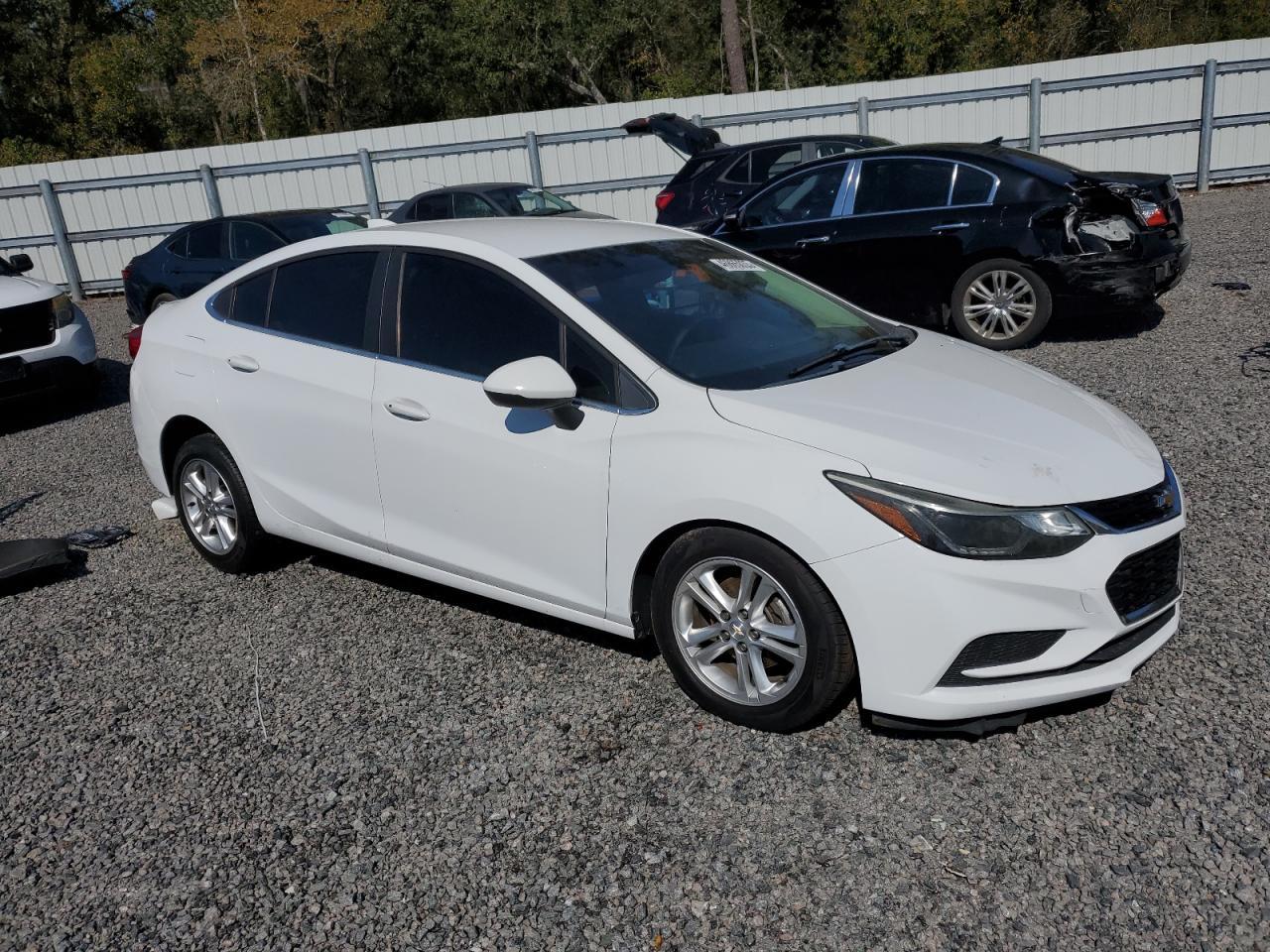 2017 CHEVROLET CRUZE LT - Image 4