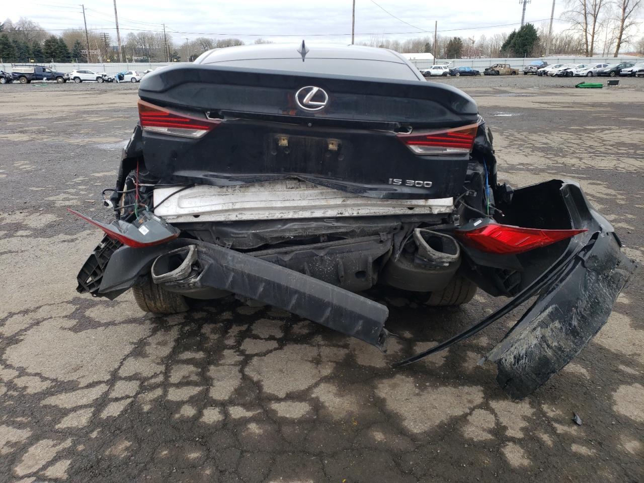 2018 LEXUS IS 300 - Фото 6