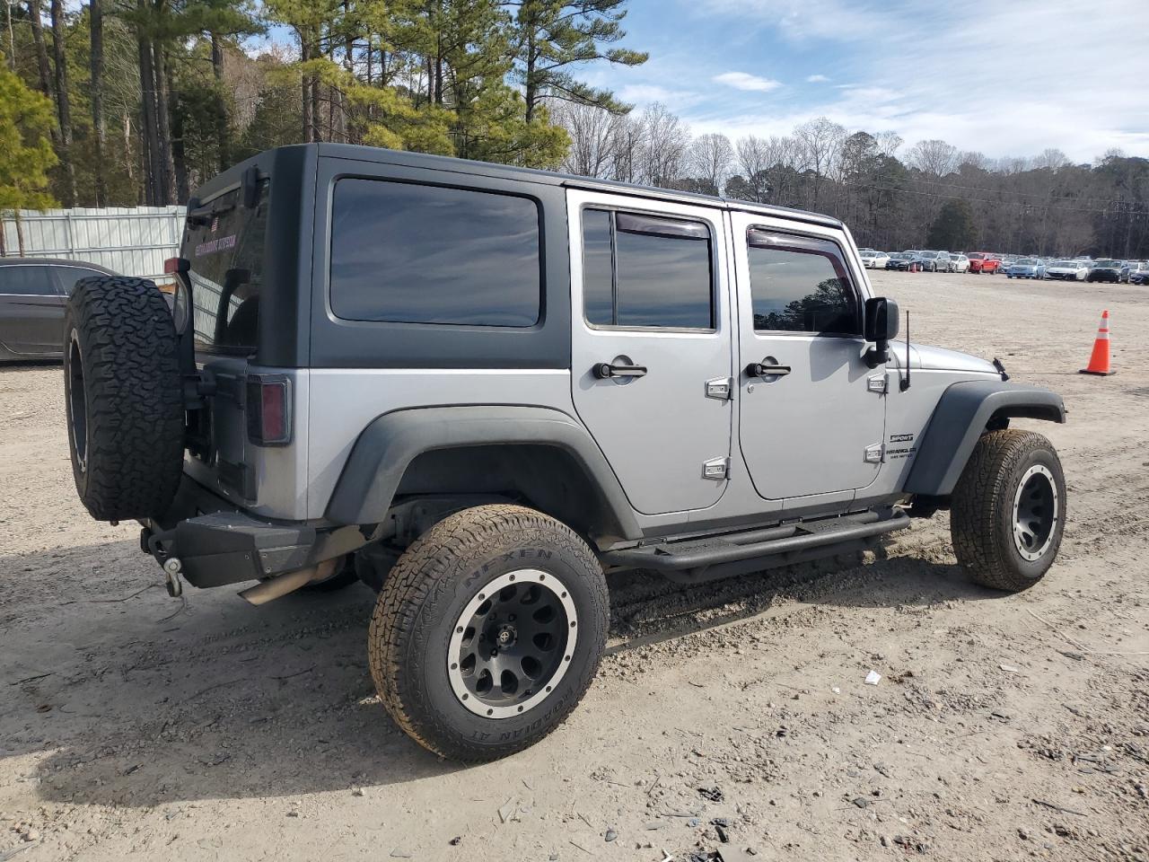 2015 JEEP WRANGLER U - Image 3
