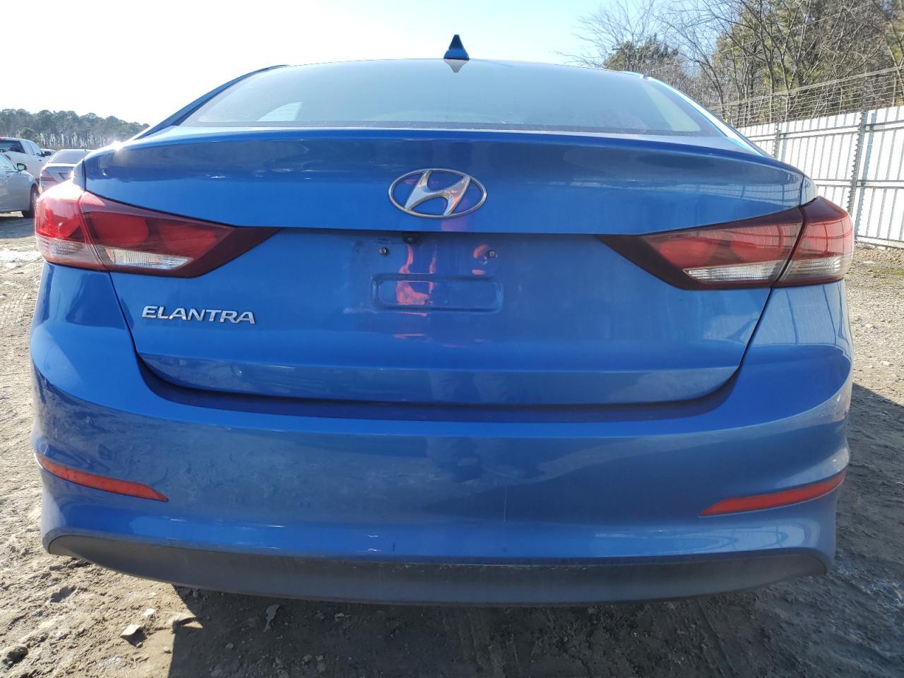 2018 HYUNDAI ELANTRA SE - Image 6