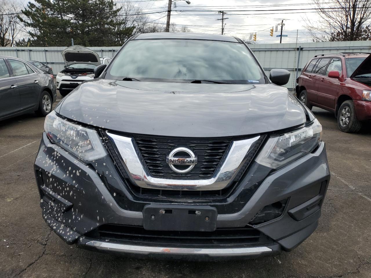 2017 NISSAN ROGUE SV - Фото 5
